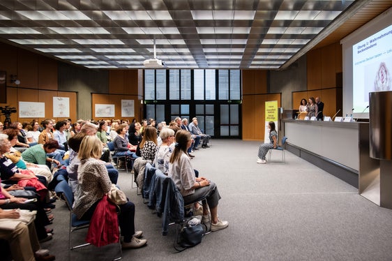 Praktische Übungen während der Veranstaltung (Foto: Ivo Corrà)