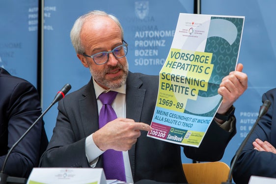 Screening epatite C - Florian Zerzer con il poster