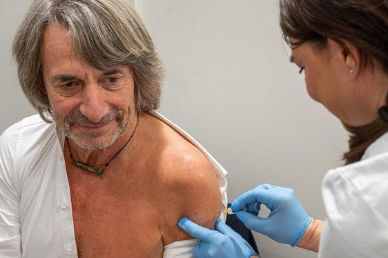 Die Grippeschutz-Impfung verhindert schwere Verläufe und und entlastet zeitgleich das Gesundheitssystem. Sie ist deshalb für alle sinnvoll: nicht nur für Risikogruppen, sondern für die gesamte Bevölkerung, sagt Gesundheitslandesrat Hubert Messner. (Foto: LPA/Greta Stuefer)