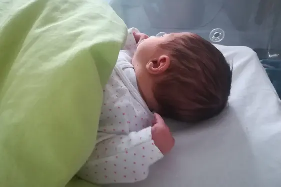 Klein Lorena lässt die Aufregung um ihre Geburt gelassen