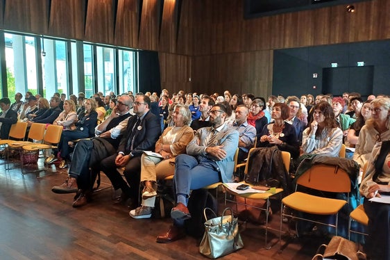 Der Kongress in Bruneck konzentrierte sich auf drei grundlegende Aspekte der Führung: Empathie, Erfahrung und Innovation. (Foto: Sabes)