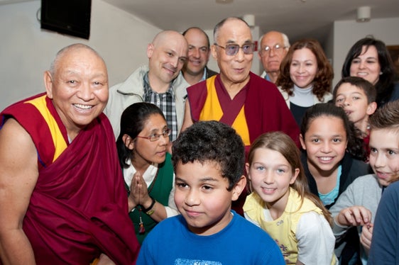 Fanni Canelles mit dem Dalai Lama