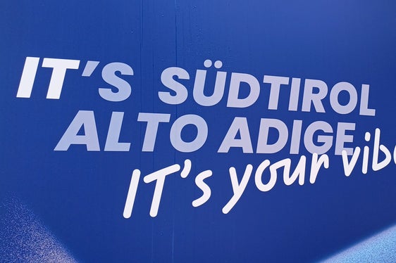 Während der Olympischen Winterspiele war die Südtirol Arena in Antholz an zehn Wettkampftagen Austragungsort der Biathlonbewerbe. Insgesamt verfolgten 172.300 Fans die elf Rennen direkt im Stadion. Gemessen an den Ticketverkäufen war Antholz damit der Veranstaltungsort der Olympischen Winterspiele 2026 mit den meisten Zuschauerinnen und Zuschauern.