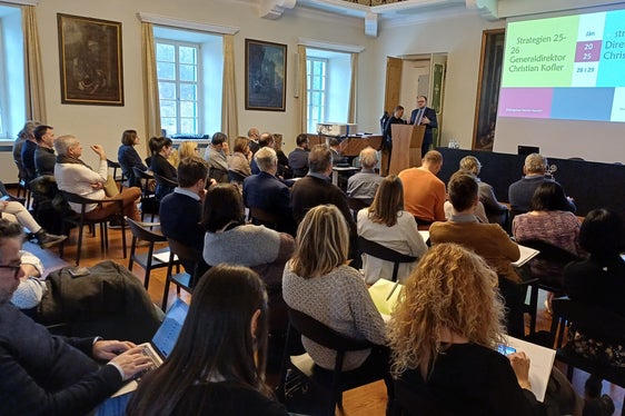 Generaldirektor Christian Kofler hob das große Potenzial des Südtiroler Sanitätsbetriebes hervor (Foto: Sabes)