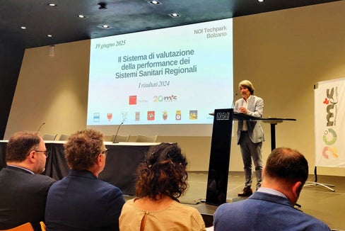 In vielen Bereichen des Gesundheitswesens stehen wir sehr gut da – das ist das Ergebnis der täglichen wertvollen Arbeit aller Mitarbeitenden im Gesundheitsbereich im ganzen Land, lobte Gesundheitslandesrat Hubert Messner bei der Vorstellung der Ergebnisse der Bersaglio-Studie in Bozen. (Foto: LPA)