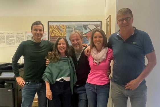 Katuscia Cavazzana (2. von links) im Kreise ihrer Kolleginnen und Kollegen