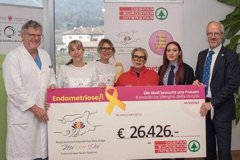 Übergabe des Schecks