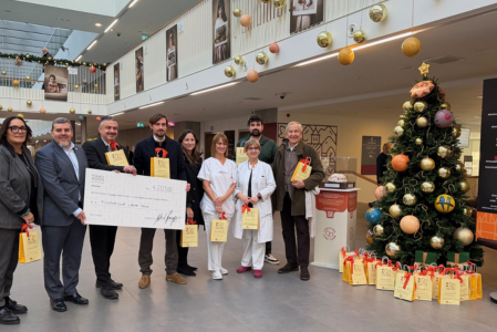 Der Baum der Wünsche: Es weihnachtet im Krankenhaus Bozen (Foto: Sabes\ChT)