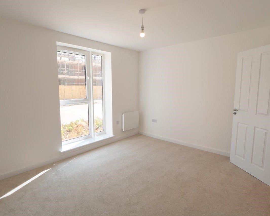 SNG at Montem - Type D principal bedroom with en suite image 2