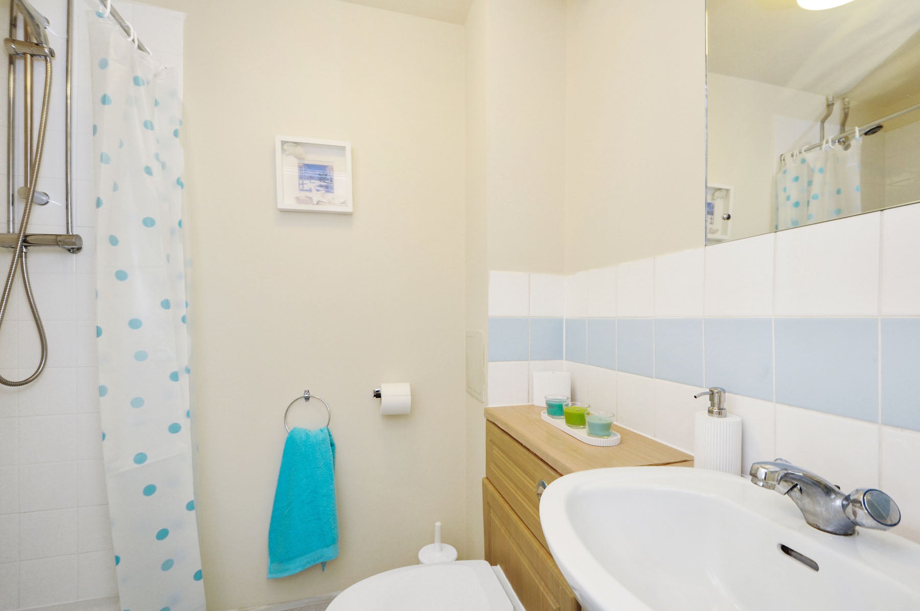 En-suite bathroom at Barnard House