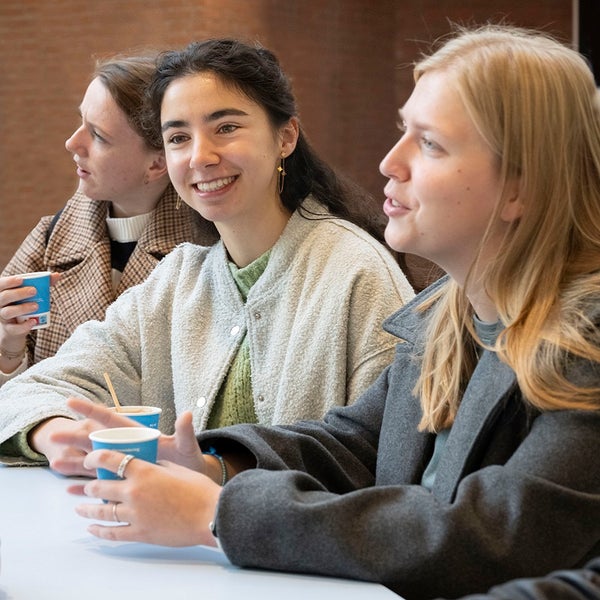 Studenten in gesprek