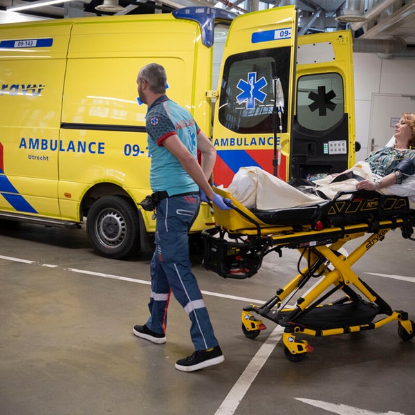 Ambulance - RAVU - met brancard