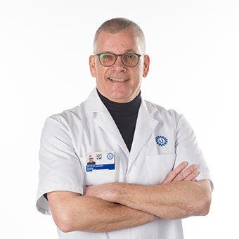 Dr.   Quirijnen