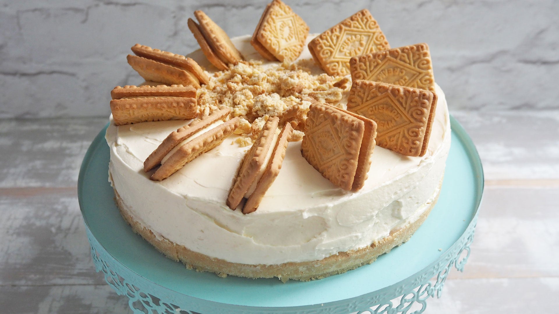 Custard Cream Cheesecake