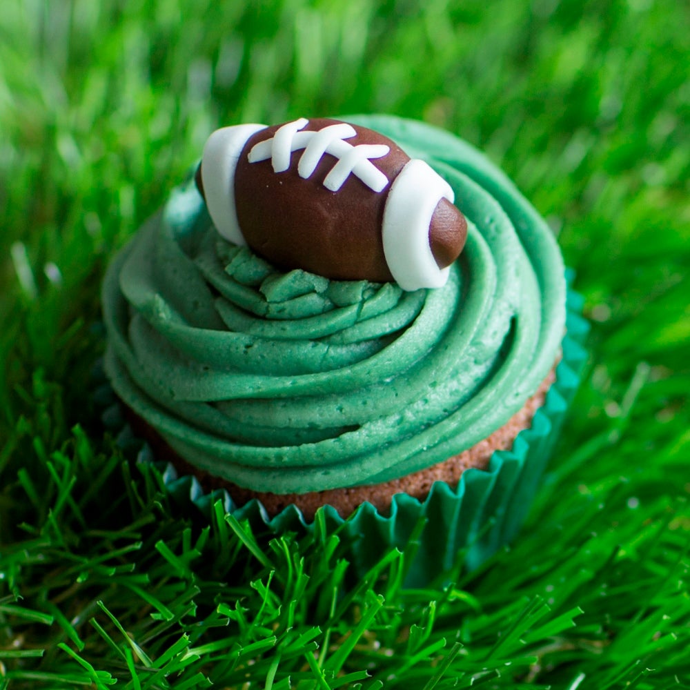 1-Rugby-Cupcakes-WEB.jpg