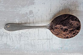 molasses sugar on a spoon