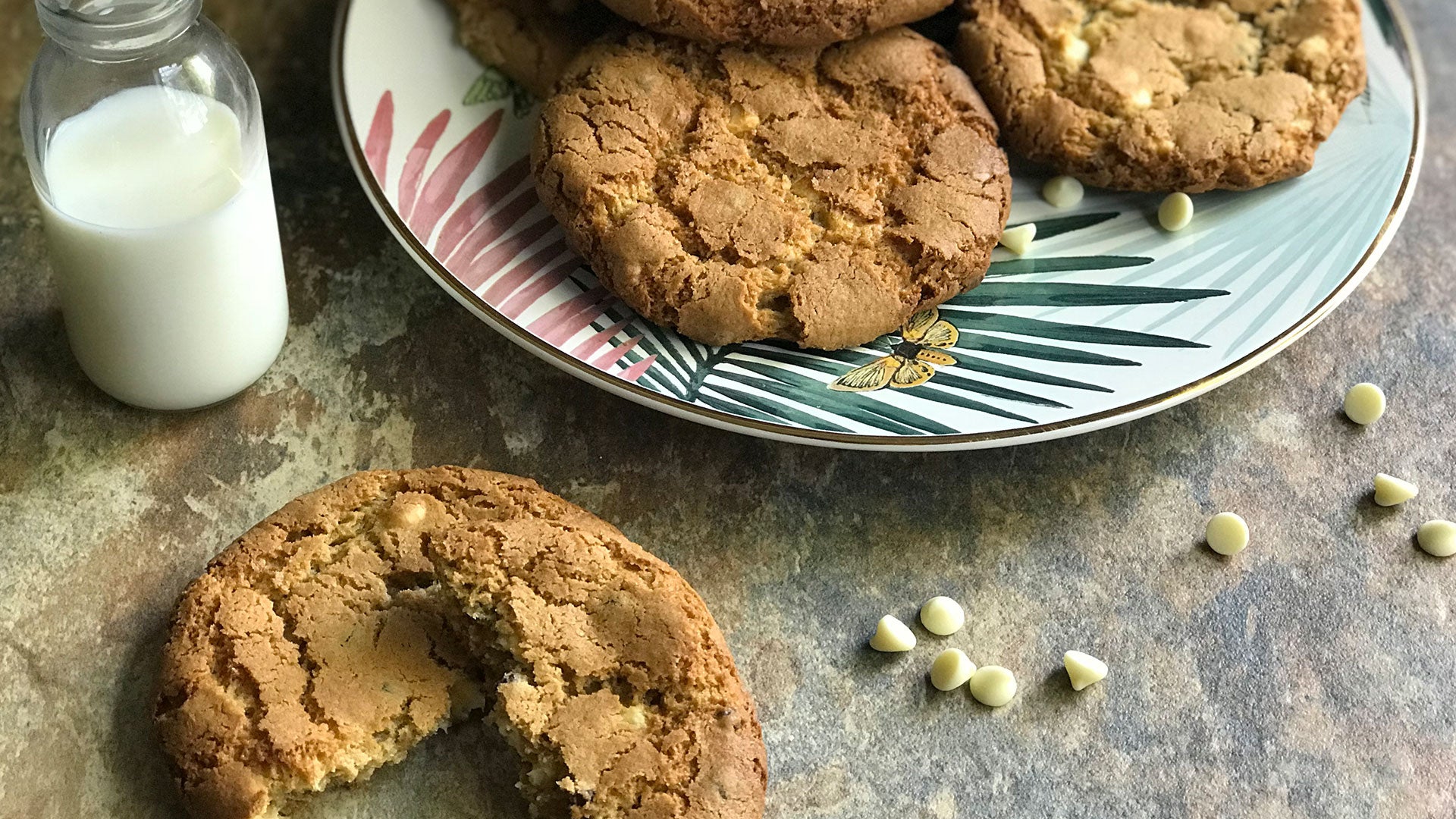 White-Chocolate-Raspberry-Cookies_Header.jpg