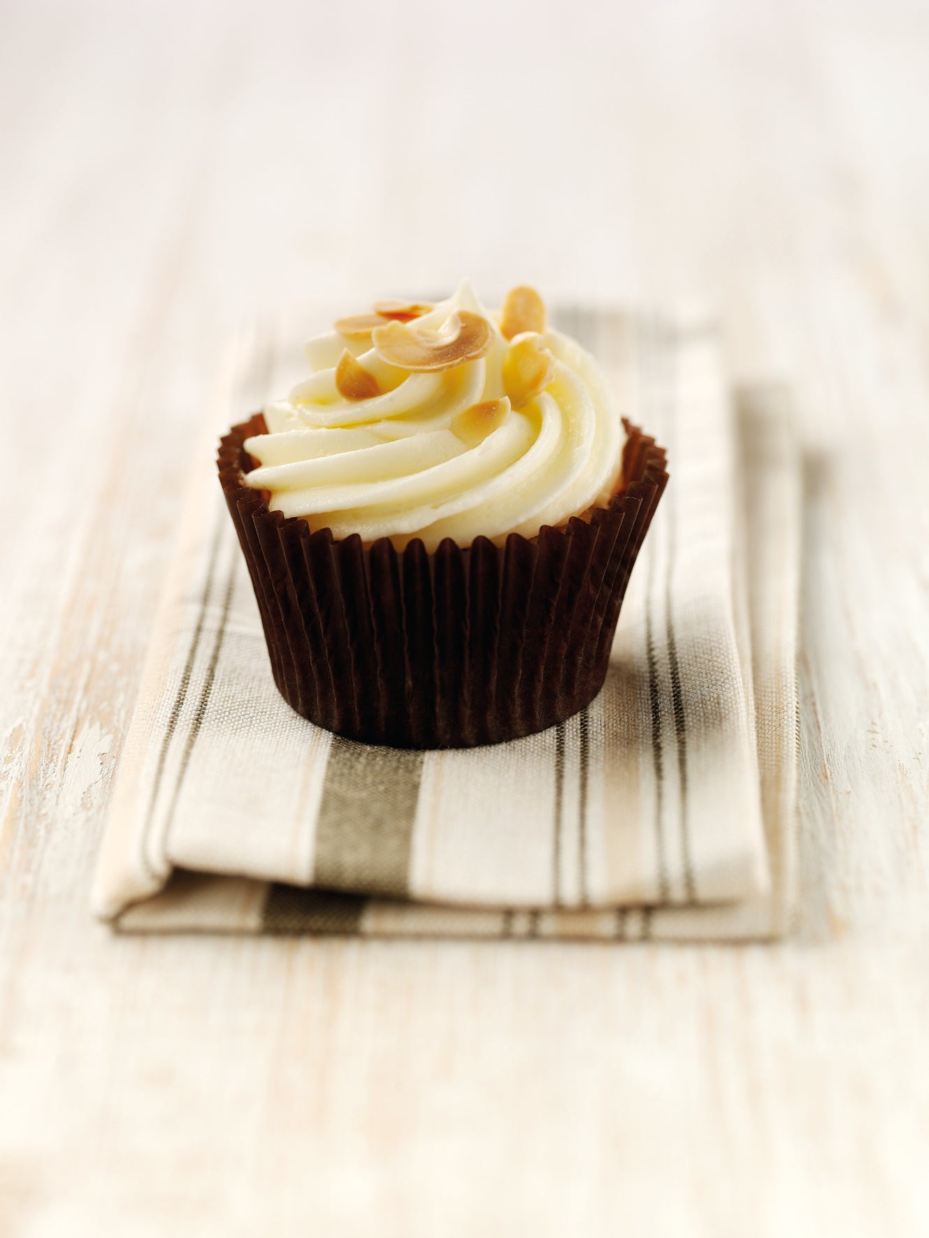 Nielsen-Massey-Almond-Cupcake.jpg