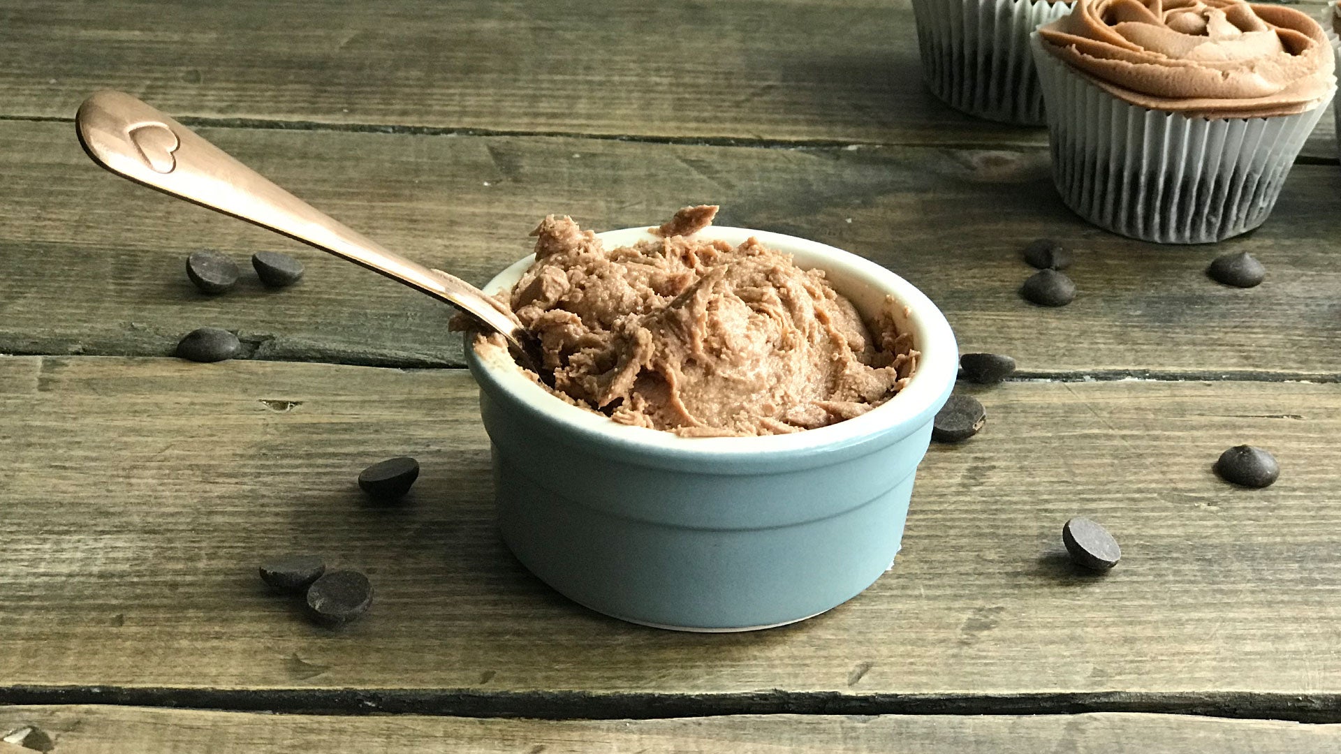 Vegan-Chocolate-Buttercream_Header.jpg