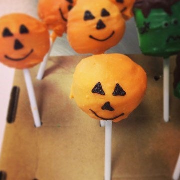 pumpkin shaped cake pops