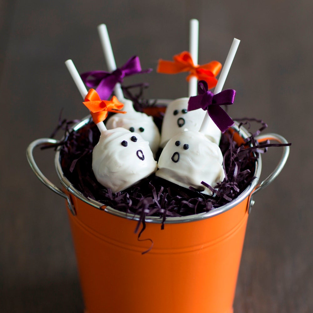 Ghost Cake Pops