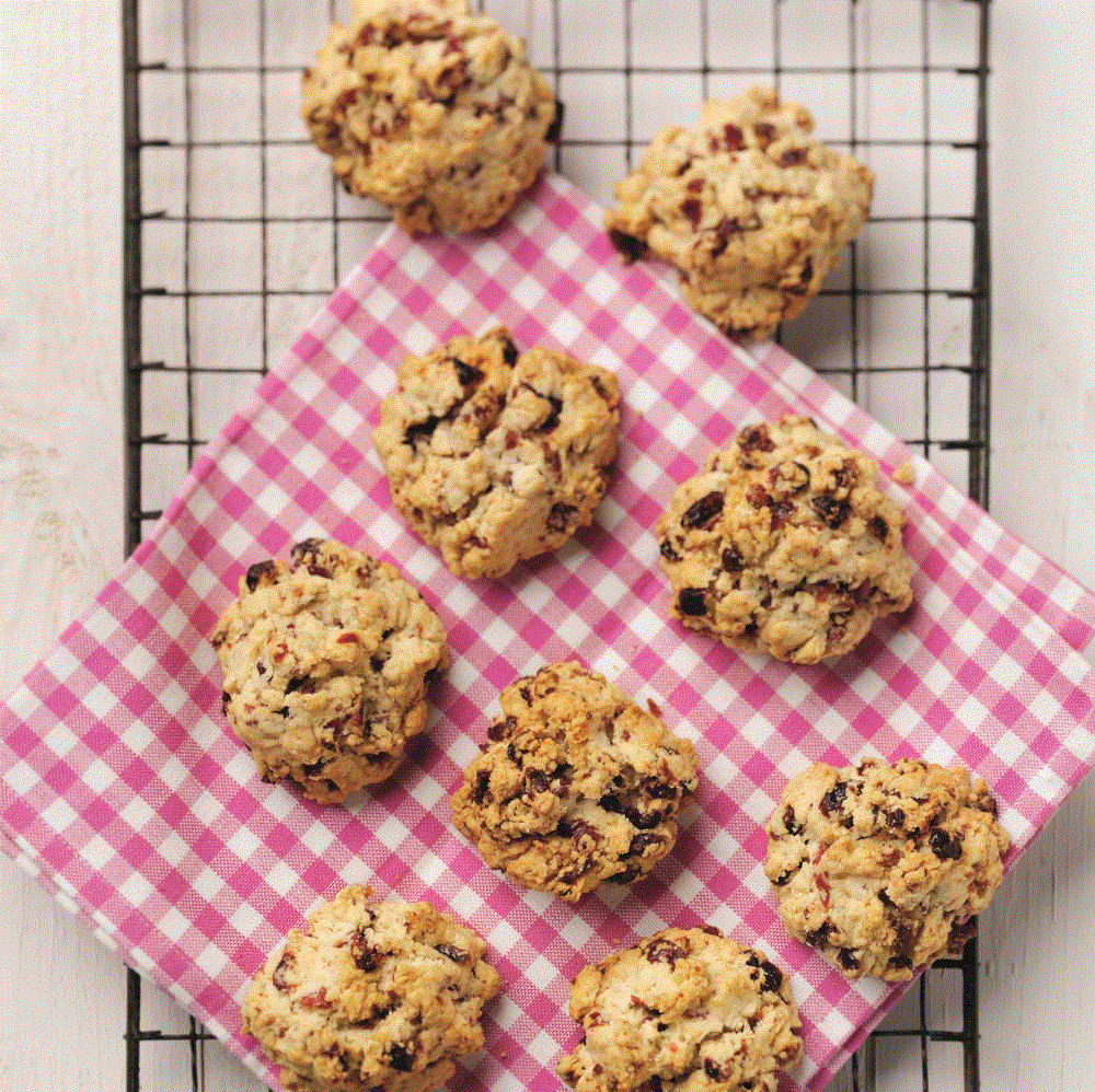 1-Low-calorie-cranberry-rock-cakes.gif