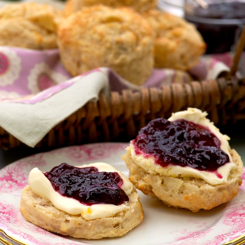 Walnut and apple scones