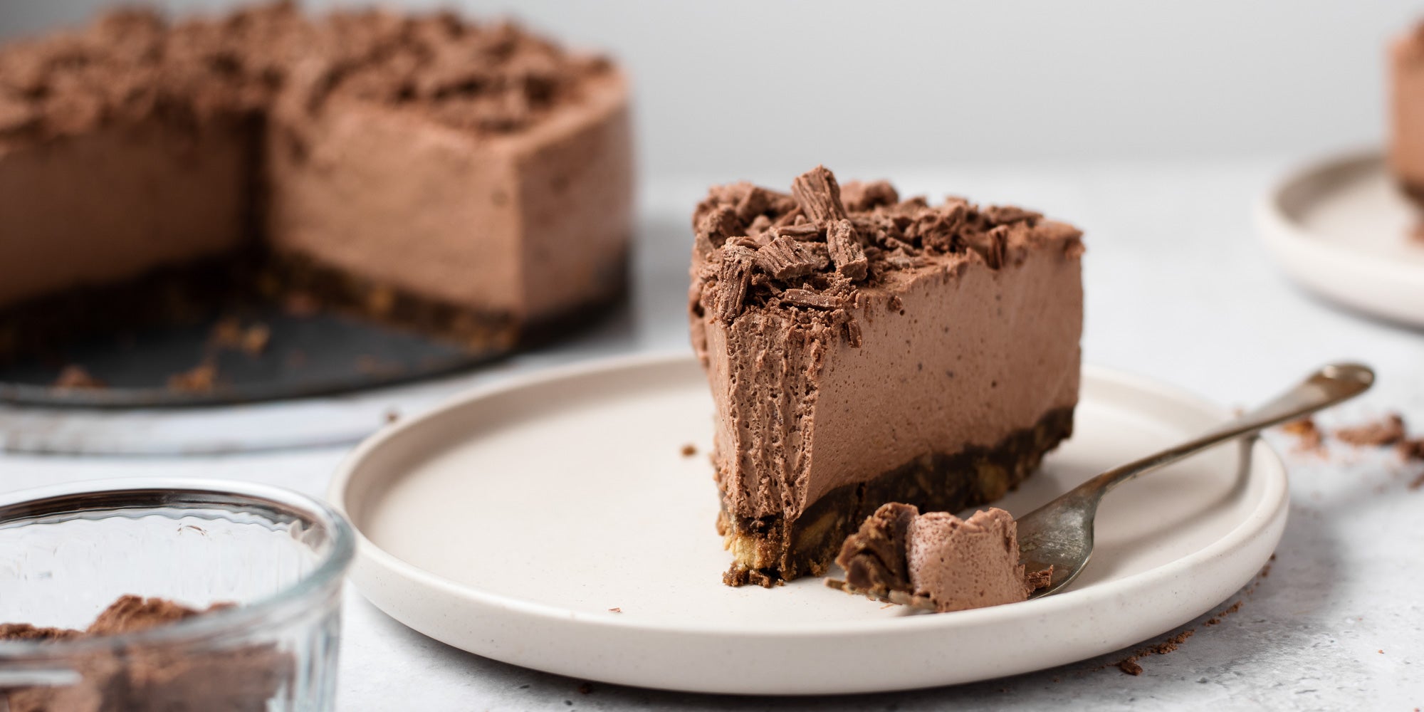 single slice of no bake chocolate flake cheesecake