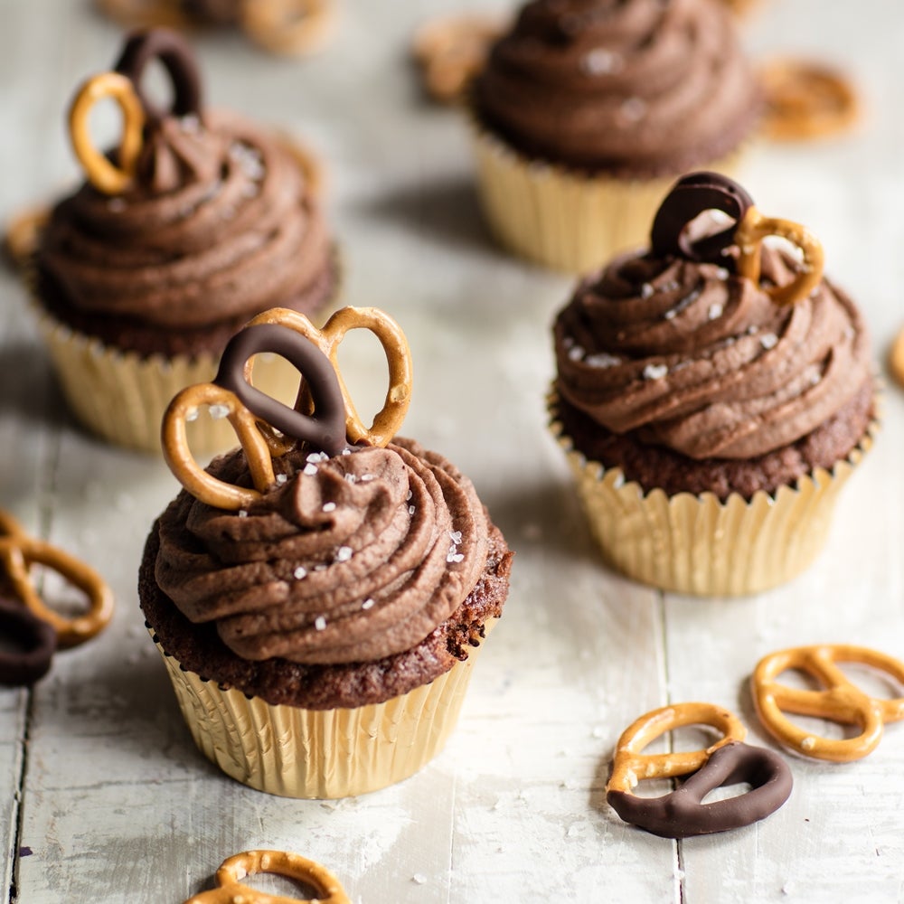 1-Chocolate-Pretzel-cupcakes-WEB.jpg