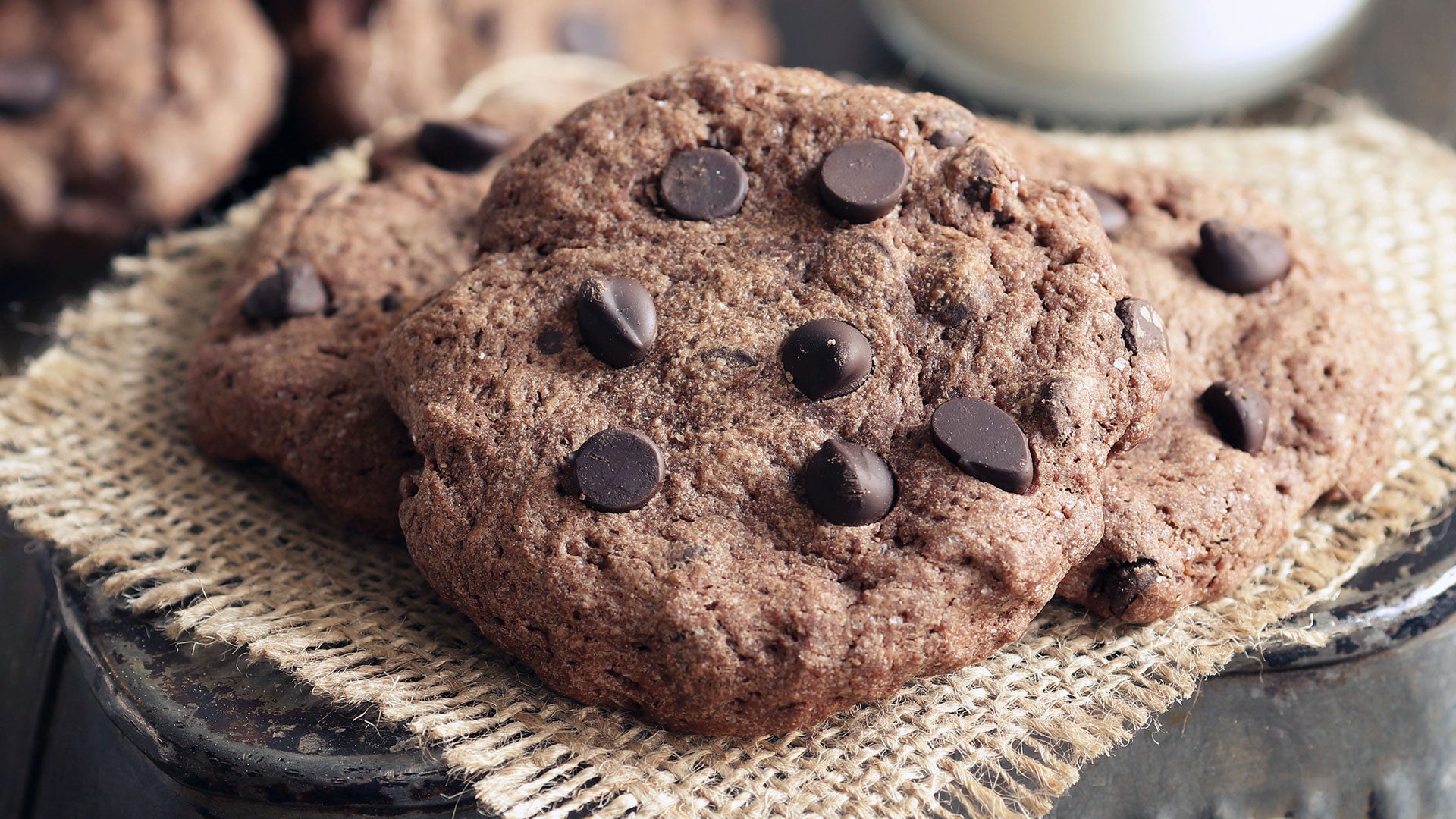 Simple-Choc-Chip-Cookies_Header.jpg