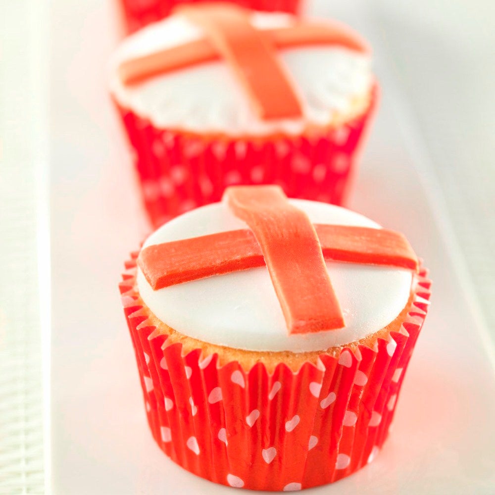 1-St-georges-Day-cupcakes-web.jpg