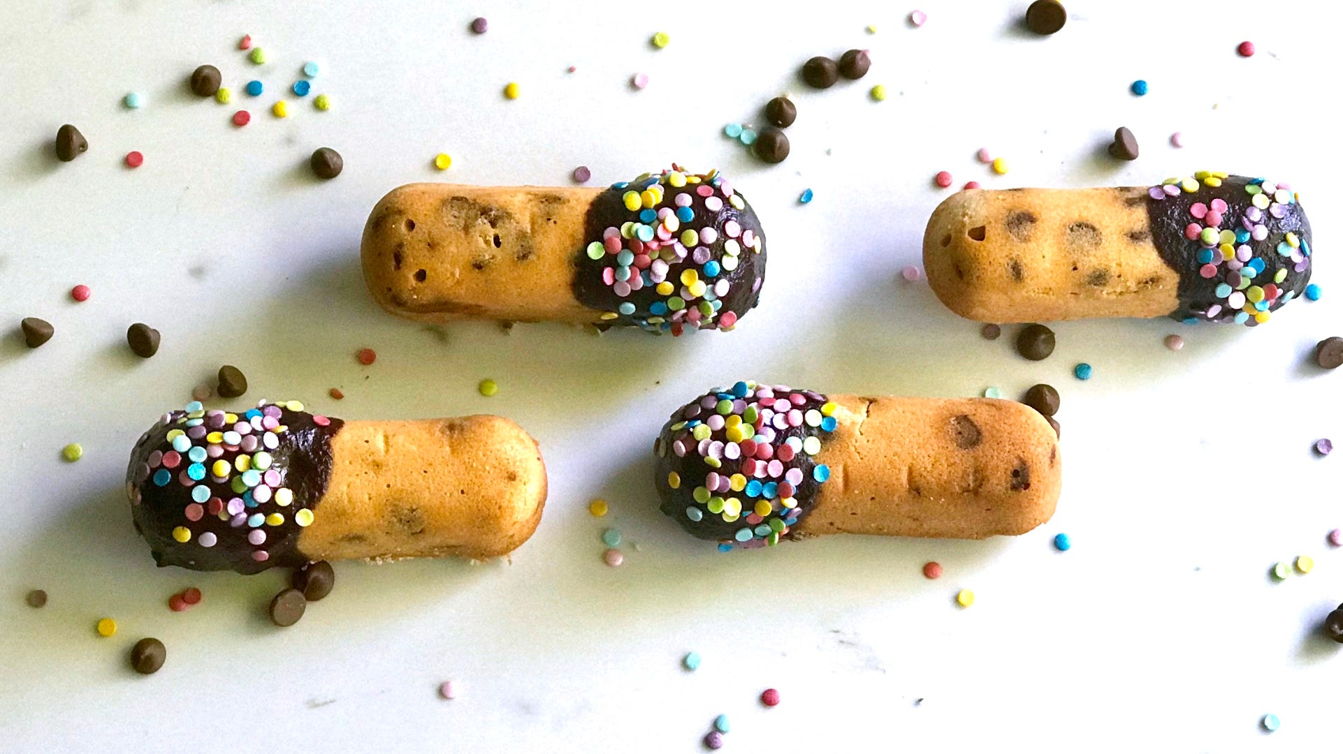 Chocolate-Chip-Twinkies-Alternative-Image_HEADER.jpg