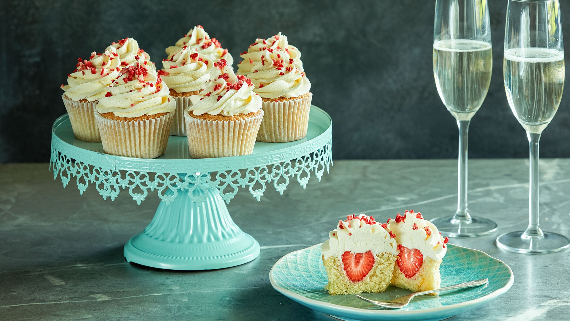 Strawberry-Prosecco-Cupcakes_1.jpg