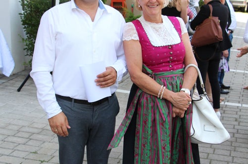 Der Schulleiter und die Bezirksbäuerin Der Schulleiter und die Bezirksbäuerin