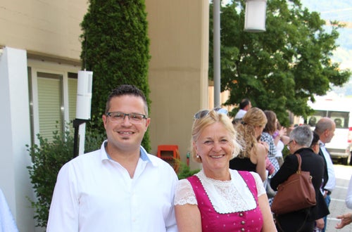 Der Schulleiter und die Bezirksbäuerin Der Schulleiter und die Bezirksbäuerin