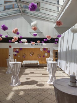 schön gestaltete Halle schön gestaltete Halle