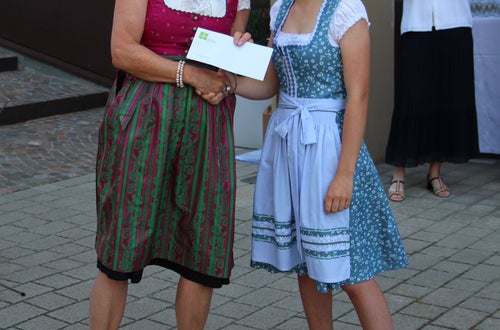 Vergabe des Preises vom Südtiroler Bauernbund- Bezirksbäuerin und Schülerin Vergabe des Preises vom Südtiroler Bauernbund- Bezirksbäuerin und Schülerin