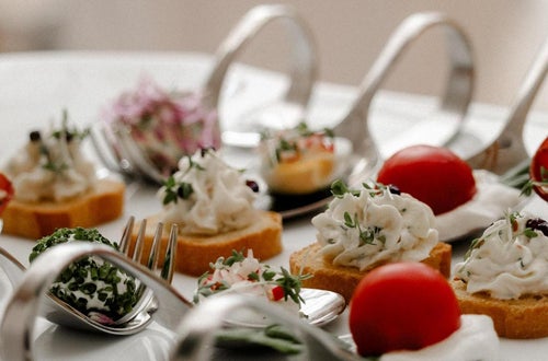 verschiedene Häppchen zum Aperitif verschiedene Häppchen zum Aperitif