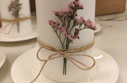 Kerze mit Blüte Kerze mit Blüte