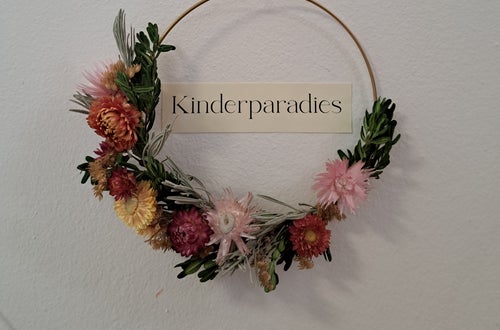 Kranz mit Trockenblumen Kranz mit Trockenblumen