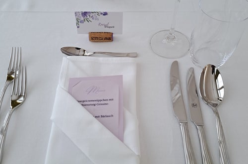 Aufgedeckter Tisch Aufgedeckter Tisch