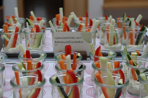 Gemüsesticks mit Bärlauchfrischkäse Gemüsesticks mit Bärlauchfrischkäse