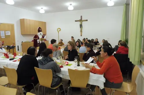 Nikolausfeier im Heim - Abendessen Nikolausfeier im Heim - Abendessen