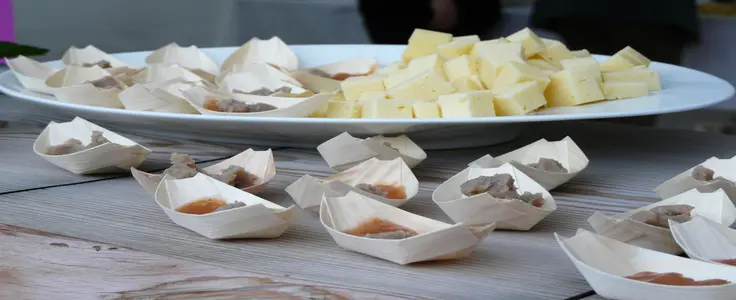 Präsentation von Käse und Chutney Präsentation von Käse und Chutney