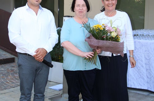 Ehrung von Mitarbeiterin Ehrung von Mitarbeiterin