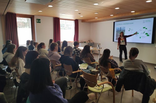 Schüler: innen während des Vortrages Schüler: innen während des Vortrages