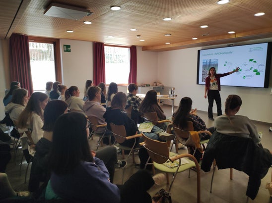 Schüler: innen während des Vortrages Schüler: innen während des Vortrages