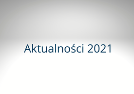 Kwadratowa plansza z napisem Aktualności 2021