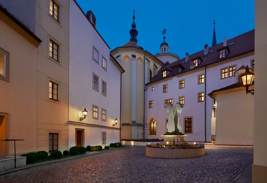 Augustine Hotel