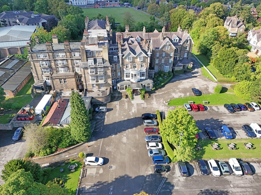 The Cairn Hotel